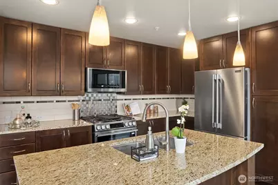 10610 NE 9th Place #1605, Bellevue, WA 98004 - Photo 9