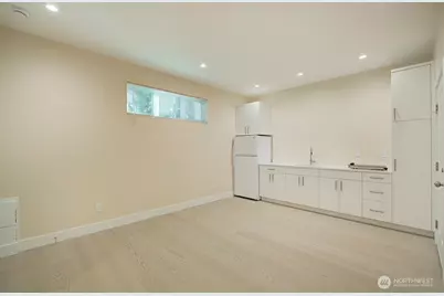 1210 NE 95th Street #B, Seattle, WA 98115 - Photo 3
