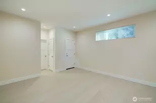 1210 NE 95th St, Seattle, WA 98115 - Photo 5