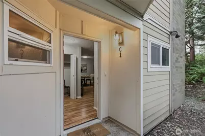 14651 NE 40th Street #C1, Bellevue, WA 98007 - Photo 3