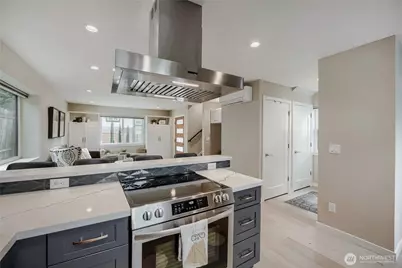 12534 C 5th Avenue NE, Seattle, WA 98125 - Photo 9