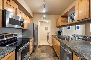 300 110th Ave NE, Bellevue, WA 98004 - Photo 7