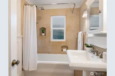 5233 S Orchard Terrace, Seattle, WA 98118 - Photo 13