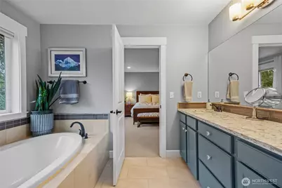 9150 Burlingame Court NE, Bainbridge Island, WA 98110 - Photo 21