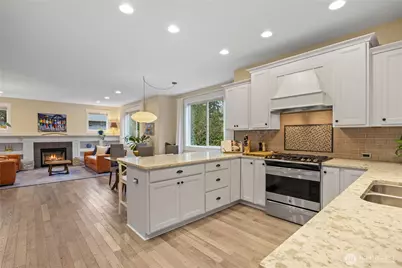 9150 Burlingame Court NE, Bainbridge Island, WA 98110 - Photo 13