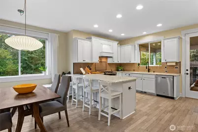 9150 Burlingame Court NE, Bainbridge Island, WA 98110 - Photo 11