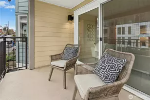 8720 Phinney Ave N, Seattle, WA 98103 - Photo 21