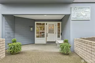 8720 Phinney Ave N, Seattle, WA 98103 - Photo 3