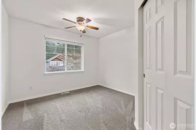 319 Shadow Place SE, Renton, WA 98059 - Photo 27