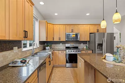 319 Shadow Place SE, Renton, WA 98059 - Photo 13