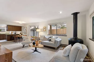 9545 Interlake Avenue N, Seattle, WA 98103 - Photo 3