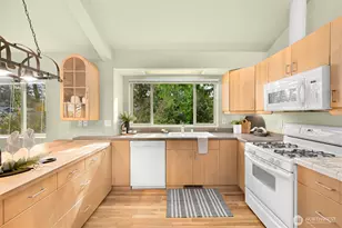 424 Rainbow Dr, Sedro Woolley, WA 98284 - Photo 9