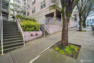 506 E Howell St, Seattle, WA 98122 - Photo 19