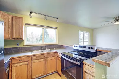 10231 36th Avenue SW, Seattle, WA 98146 - Photo 13