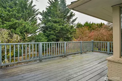 921 Sunset Way, Bellevue, WA 98004 - Photo 17