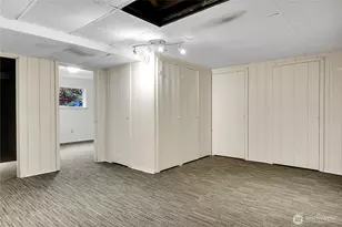 921 Sunset Way, Bellevue, WA 98004 - Photo 11