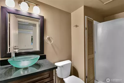 921 Sunset Way, Bellevue, WA 98004 - Photo 15