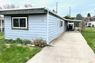 1420 S E Chickadee Ln, College Place, WA 99324 - Photo 1