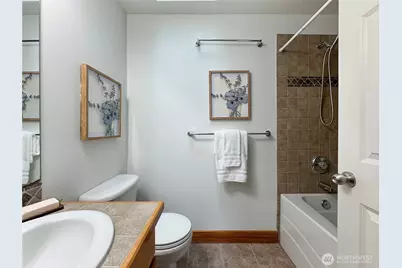 8515 Stone Avenue N #A, Seattle, WA 98103 - Photo 17