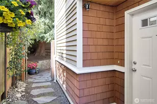 8515 Stone Ave N, Seattle, WA 98103 - Photo 3