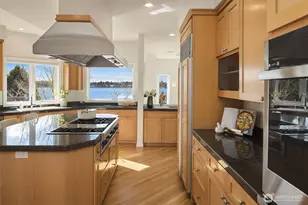 7439 W Mercer Way, Mercer Island, WA 98040 - Photo 9