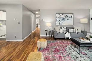 654 W Olympic Pl, Seattle, WA 98119 - Photo 11