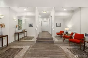 654 W Olympic Pl, Seattle, WA 98119 - Photo 3