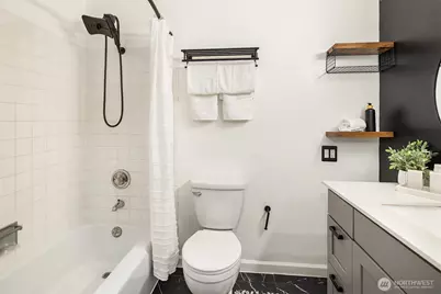 654 W Olympic Place #203, Seattle, WA 98119 - Photo 23