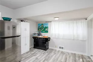 1031 W Glenwood St, Port Angeles, WA 98363 - Photo 11