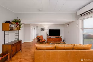 1031 W Glenwood St, Port Angeles, WA 98363 - Photo 5