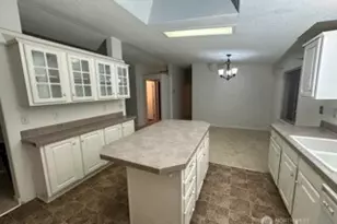 5711 NE 100th St, Marysville, WA 98270 - Photo 9