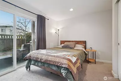 926 N 96th Street, Seattle, WA 98103 - Photo 15