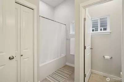 926 N 96th Street, Seattle, WA 98103 - Photo 23