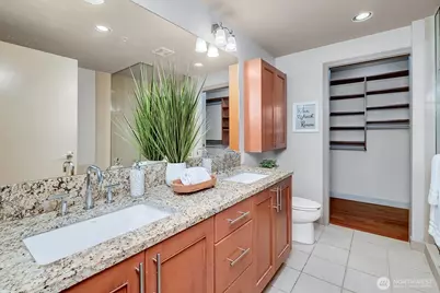 10650 NE 9th Place #422, Bellevue, WA 98004 - Photo 15