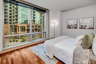 10650 NE 9th Place #422, Bellevue, WA 98004 - Photo 11