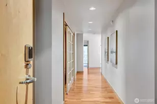 10650 NE 9th Pl, Bellevue, WA 98004 - Photo 3