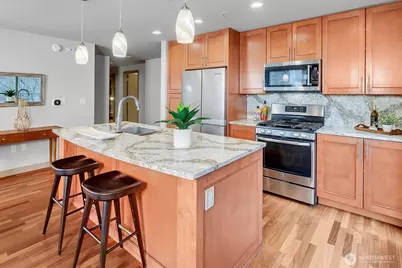 10650 NE 9th Place #422, Bellevue, WA 98004 - Photo 7