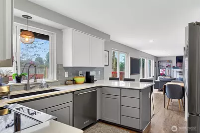 17427 Spruce Way, Lynnwood, WA 98037 - Photo 11