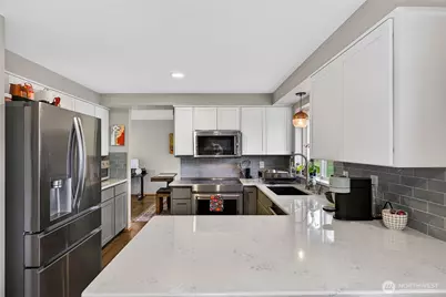 17427 Spruce Way, Lynnwood, WA 98037 - Photo 15