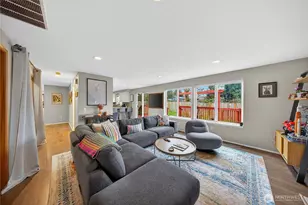 17427 Spruce Way, Lynnwood, WA 98037 - Photo 5