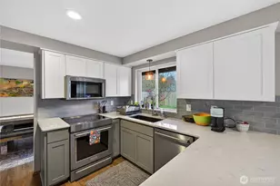 17427 Spruce Way, Lynnwood, WA 98037 - Photo 17