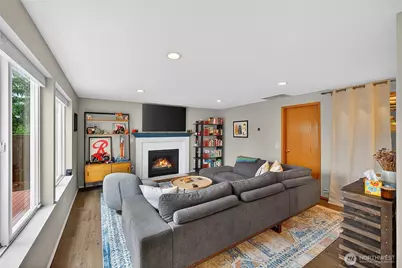 17427 Spruce Way, Lynnwood, WA 98037 - Photo 7