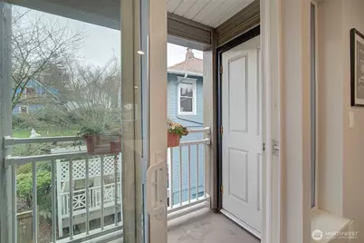 215 20th Avenue E #307, Seattle, WA 98112 - Photo 21