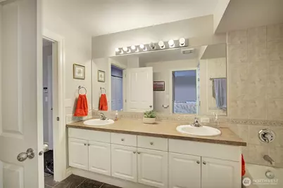 215 20th Avenue E #307, Seattle, WA 98112 - Photo 7