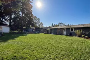 5006 NE 6th St, Renton, WA 98059 - Photo 17