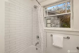 749 N 96th St, Seattle, WA 98103 - Photo 19