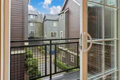 909 4th Avenue NE, Issaquah, WA 98029 - Photo 11