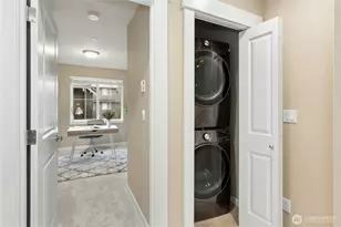 909 4th Ave NE, Issaquah, WA 98029 - Photo 23