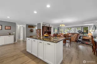 901 SW Barrington Dr, Oak Harbor, WA 98277 - Photo 17