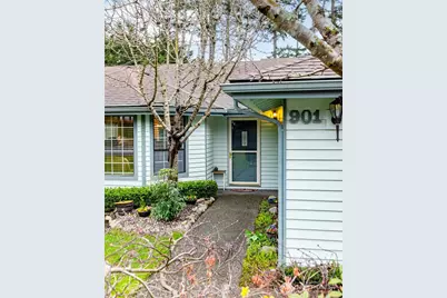 901 SW Barrington Drive, Oak Harbor, WA 98277 - Photo 3